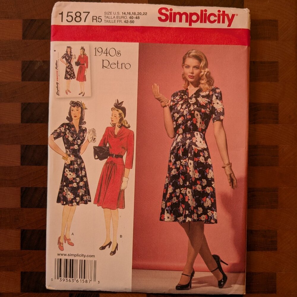Simplicity 1587 - Uncut - 1940s Retro - Sizes 14-22 - Vintage Fitted Dress